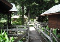Boardwalk to the suites