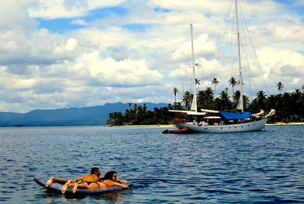 Sailing the San Blas Islands on Gitana III