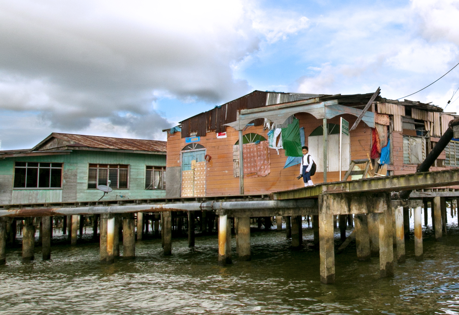 Boat tour of Kampung Ayer Water Village in Bandar Brunei