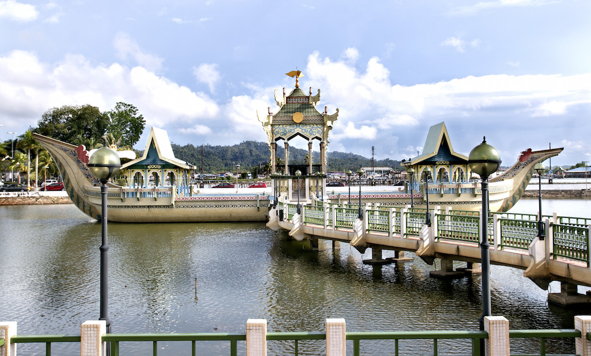 Sultan Omar Ali Saifuddien Mosque  Bandar Seri Begawan, Brunei