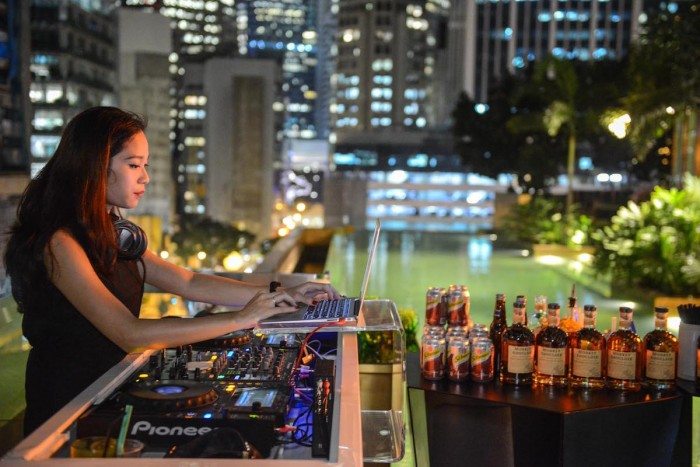 10 of Singapore's Best Roof Top Bars