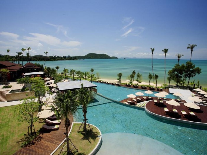 Radisson Blu Plaza Resort Phuket Panwa Beach