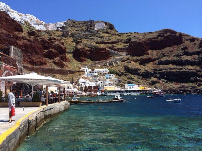 9 Reasons to Fall in Love with Santorini- Amoudi Bay