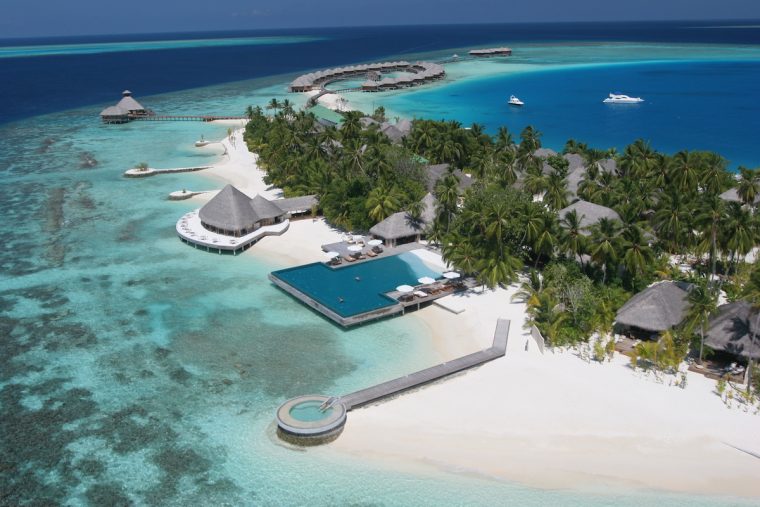 Maldives resorts accessible by boat transfer Huvafen Fushi