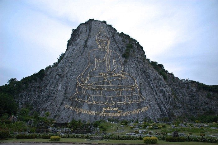 Pattaya Top Attractions - Buddha Mountain