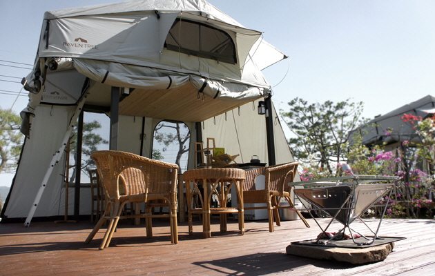 Raventree Clamping Resort - Glamping in Asia