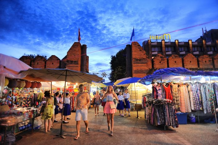 chiang mai sunday night walking street