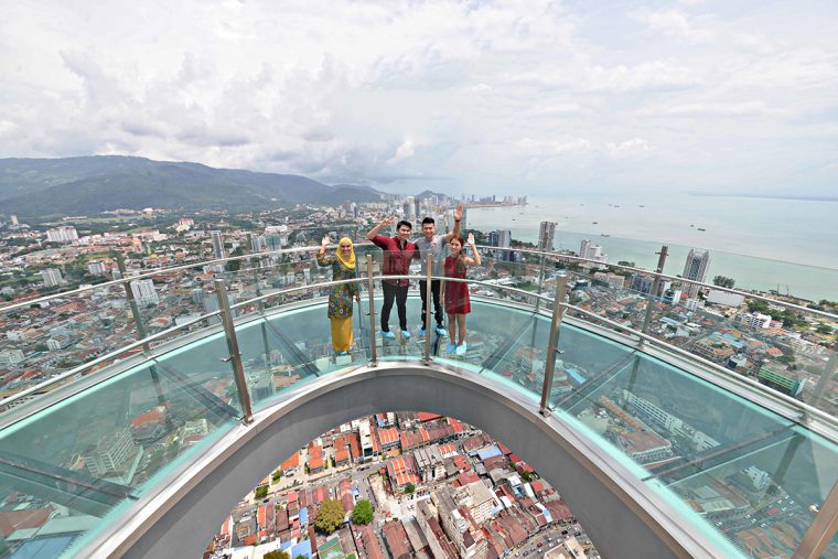 rainbow skywalk penang