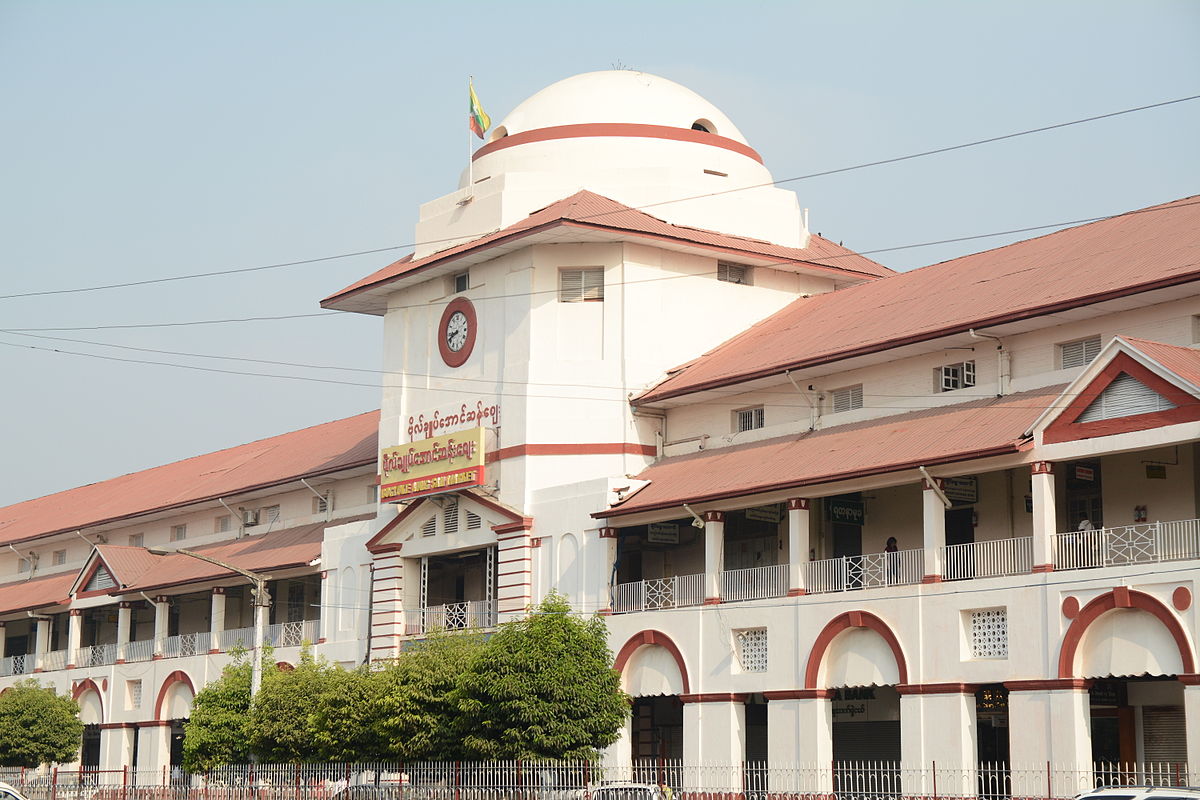 Alternative things to do in Yangon - Bogyoke Aung San Market Yangon