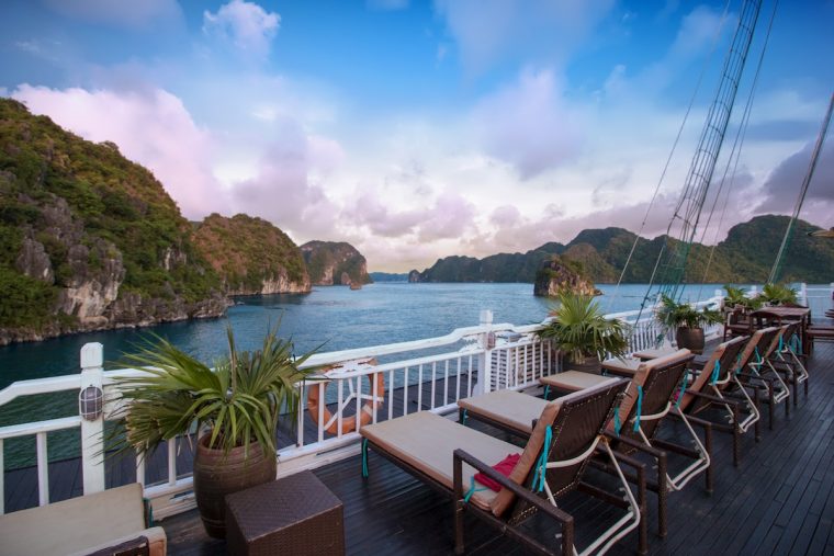 halong bay with aphrodite cruises2